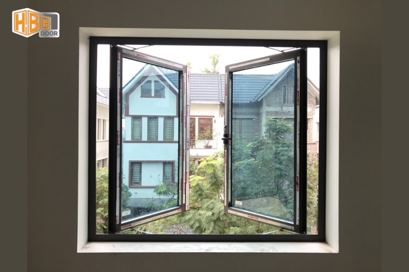 Cửa sổ mở quay 2 cánh: Cấu tạo, ứng dụng, ưu và nhược điểm