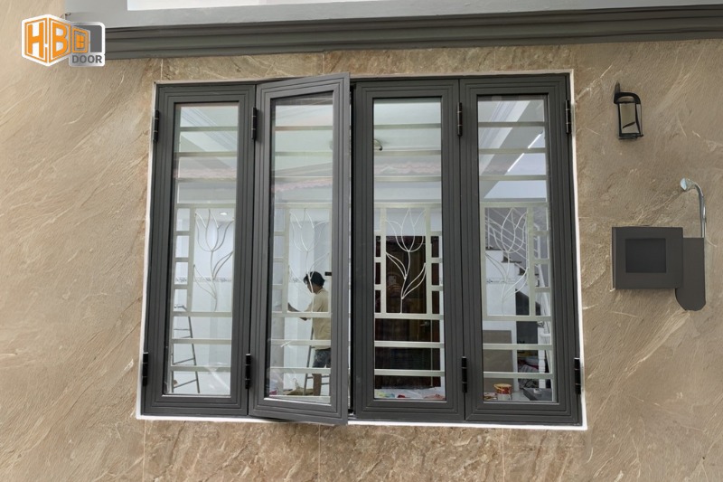 Cửa sổ mở quay 4 cánh: Cấu tạo, ứng dụng, phân loại, báo giá